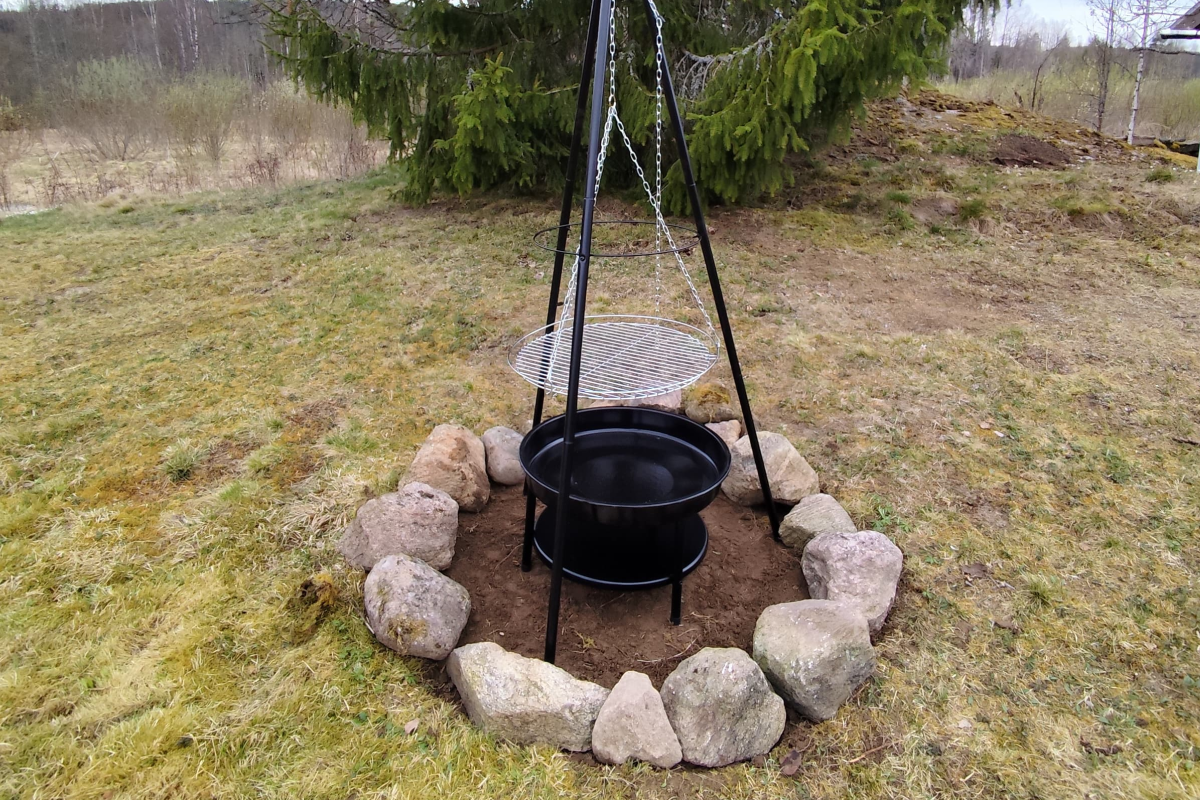 Gemütliche Feuerstelle im Freien